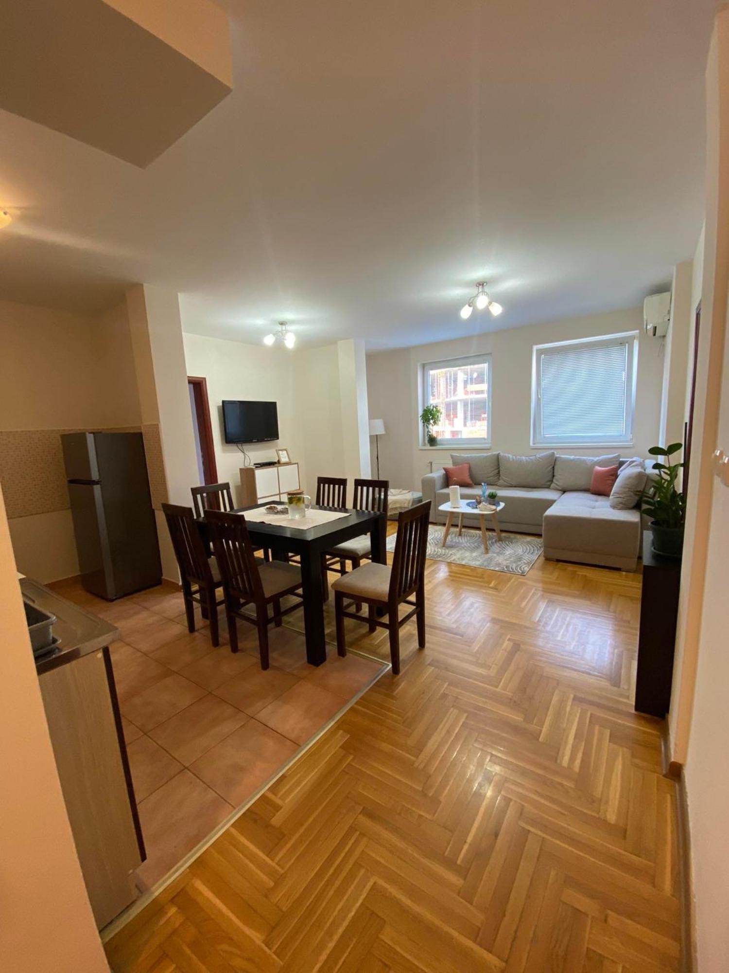 D Apartment Free Private Parking Fast Wi-Fi Novi Sad Exterior photo